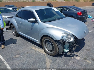 VOLKSWAGEN BEETLE 2012