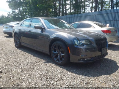 CHRYSLER 300 2023