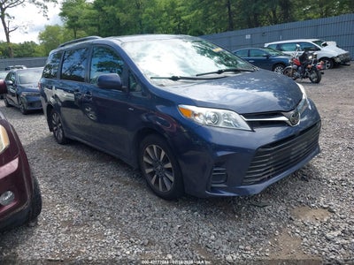 TOYOTA SIENNA 2018