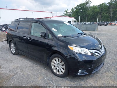 TOYOTA SIENNA 2013