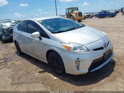 TOYOTA PRIUS 2015