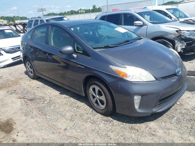 TOYOTA PRIUS 2015