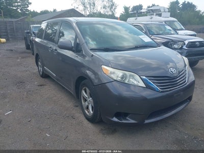 TOYOTA SIENNA 2012