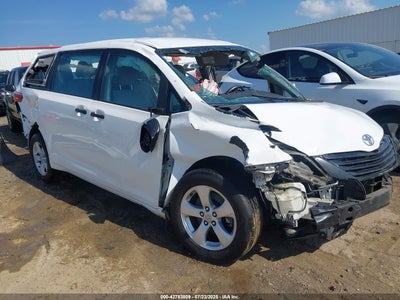 TOYOTA SIENNA 2017