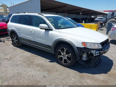 VOLVO XC70 2015