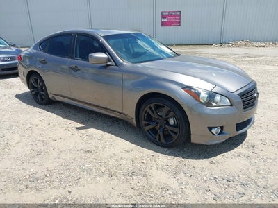 INFINITI M37 2011