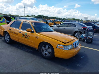 FORD CROWN VICTORIA 2011