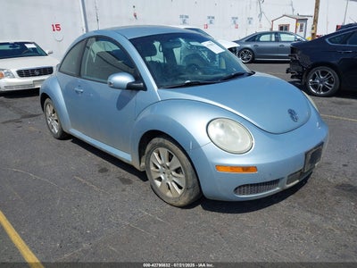 VOLKSWAGEN NEW BEETLE 2009