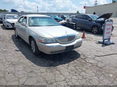 LINCOLN TOWN CAR 2004
