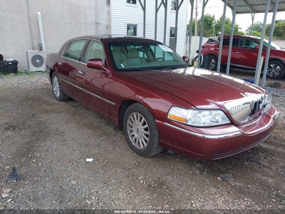 LINCOLN TOWN CAR 2004