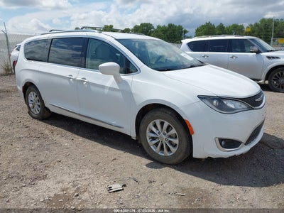 CHRYSLER PACIFICA 2018