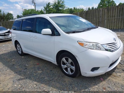 TOYOTA SIENNA 2017