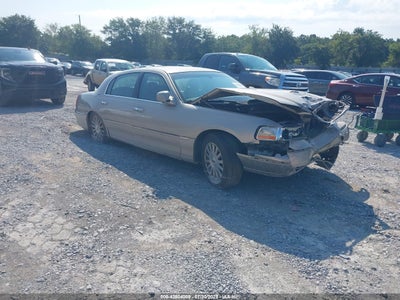 LINCOLN TOWN CAR 2003
