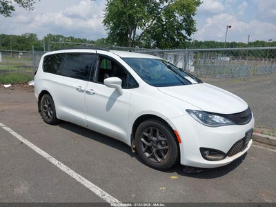 CHRYSLER PACIFICA 2018