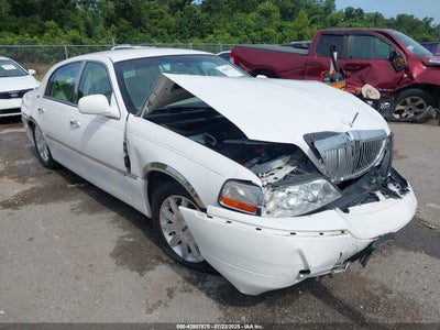 LINCOLN TOWN CAR 2009