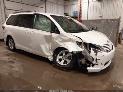 TOYOTA SIENNA 2015