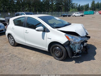 TOYOTA PRIUS C 2015