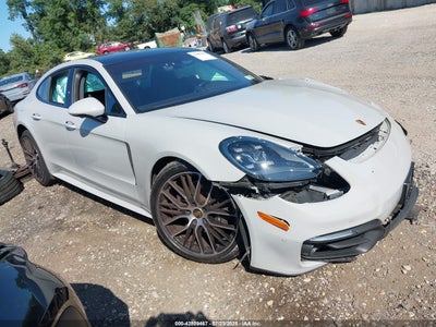 PORSCHE PANAMERA 2023