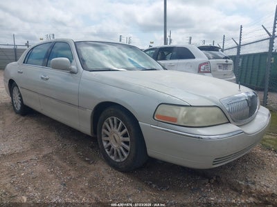LINCOLN TOWN CAR 2004