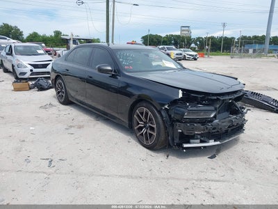 BMW 740 2024