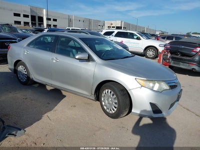TOYOTA CAMRY 2014