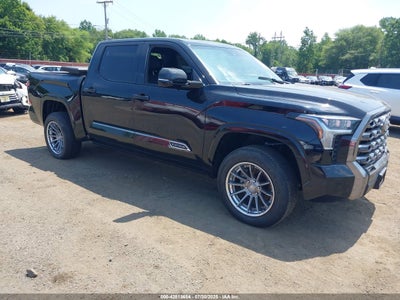 TOYOTA TUNDRA 2025