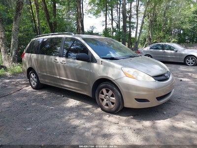 TOYOTA SIENNA 2009