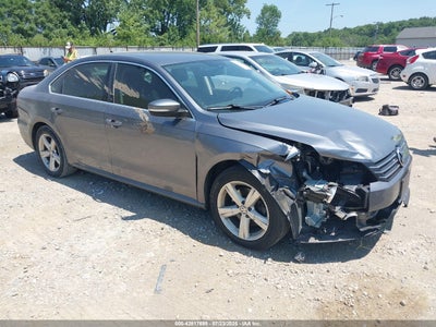 VOLKSWAGEN PASSAT 2012