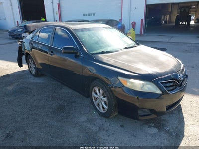 TOYOTA CAMRY 2011
