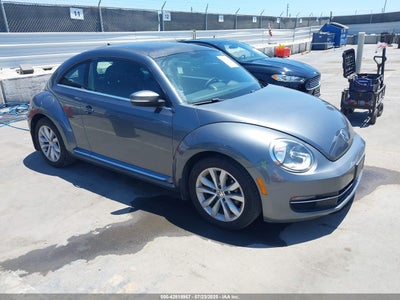 VOLKSWAGEN BEETLE 2013