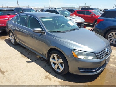 VOLKSWAGEN PASSAT 2013
