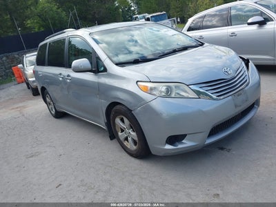 TOYOTA SIENNA 2015