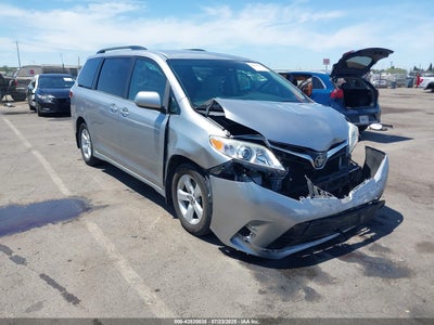 TOYOTA SIENNA 2018