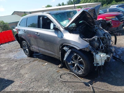TOYOTA HIGHLANDER 2016