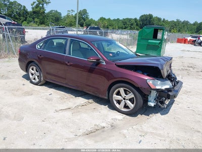 VOLKSWAGEN PASSAT 2012