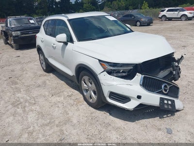 VOLVO XC40 2020