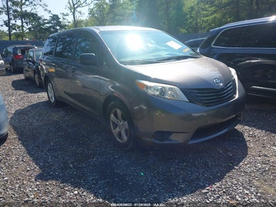TOYOTA SIENNA 2017