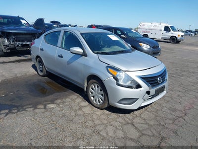 NISSAN VERSA 2017