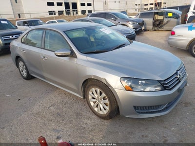 VOLKSWAGEN PASSAT 2012