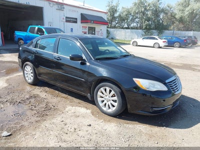 CHRYSLER 200 2013