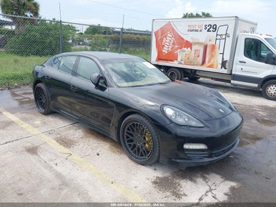 PORSCHE PANAMERA 2011