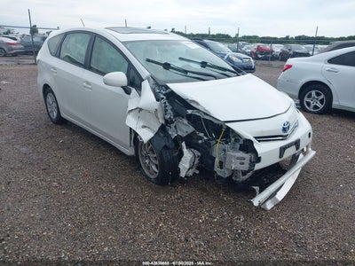 TOYOTA PRIUS V 2014