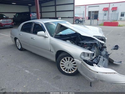 LINCOLN TOWN CAR 2005