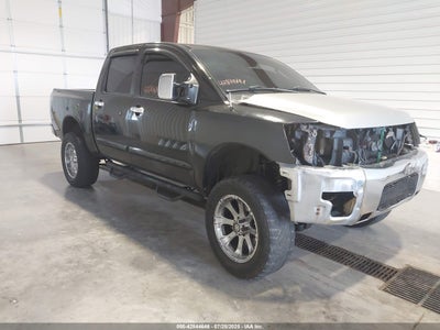 NISSAN TITAN 2010
