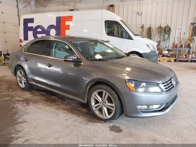 VOLKSWAGEN PASSAT 2013