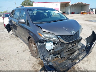 TOYOTA SIENNA 2017