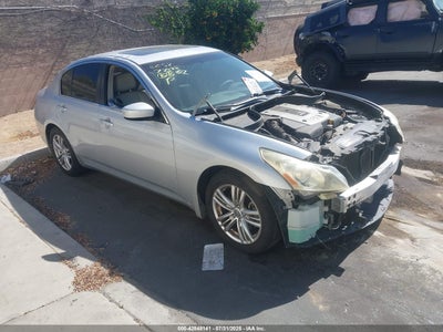 INFINITI G37 2013