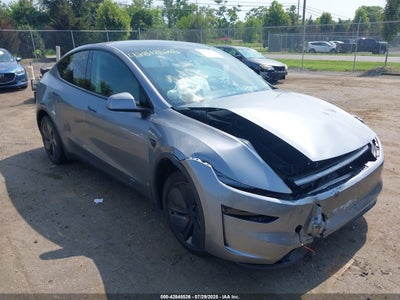 TESLA MODEL Y 2026