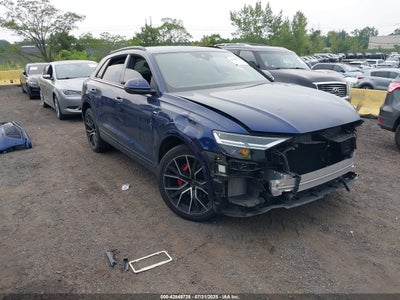 AUDI Q8 2020