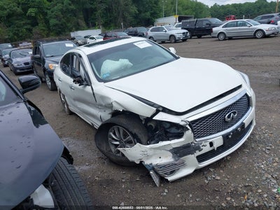 INFINITI Q70 2018